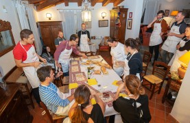 Pasta and Tiramisu Class at Local's Home in Venice